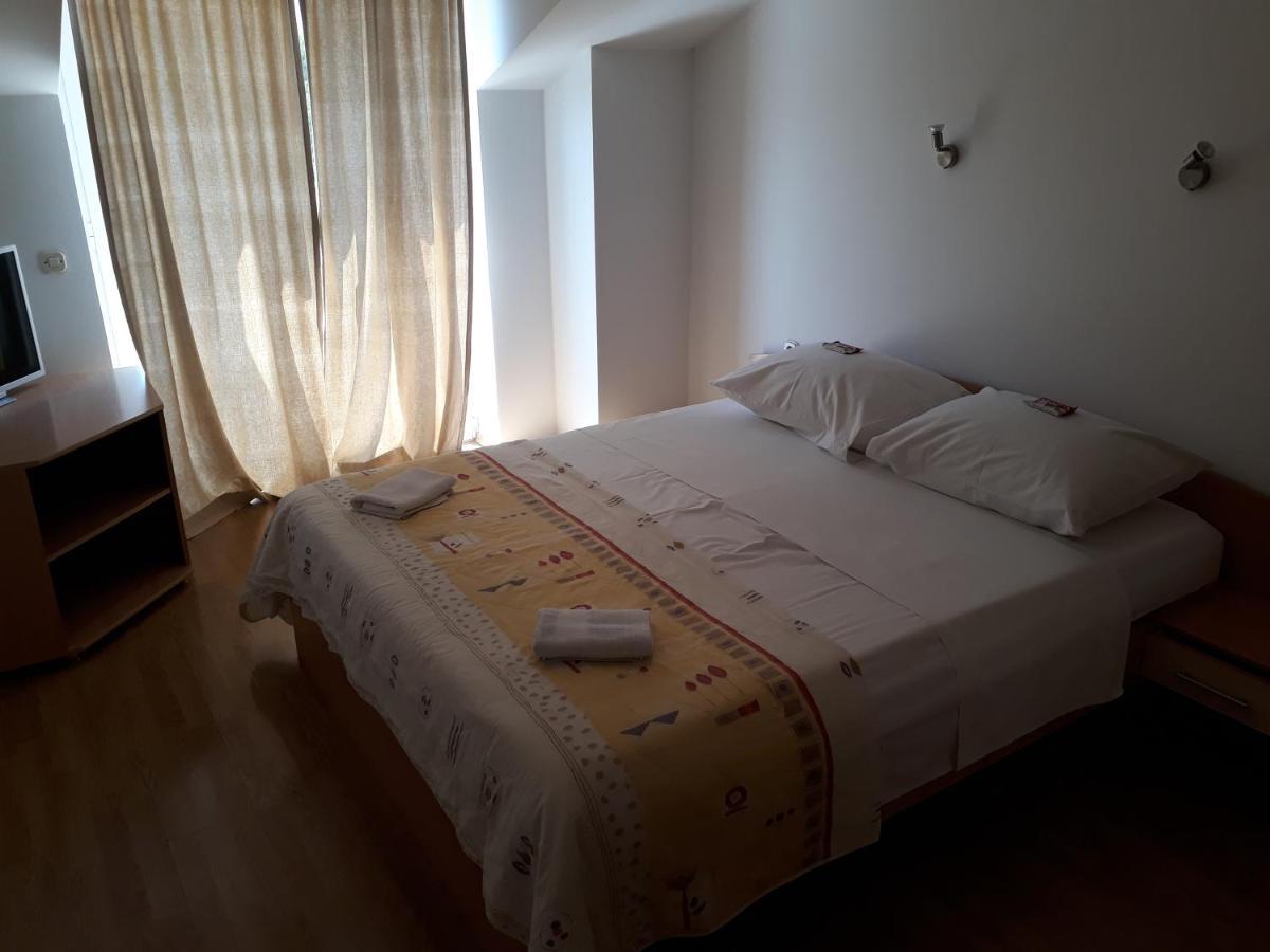 Apartment Ivana Viganj Bagian luar foto